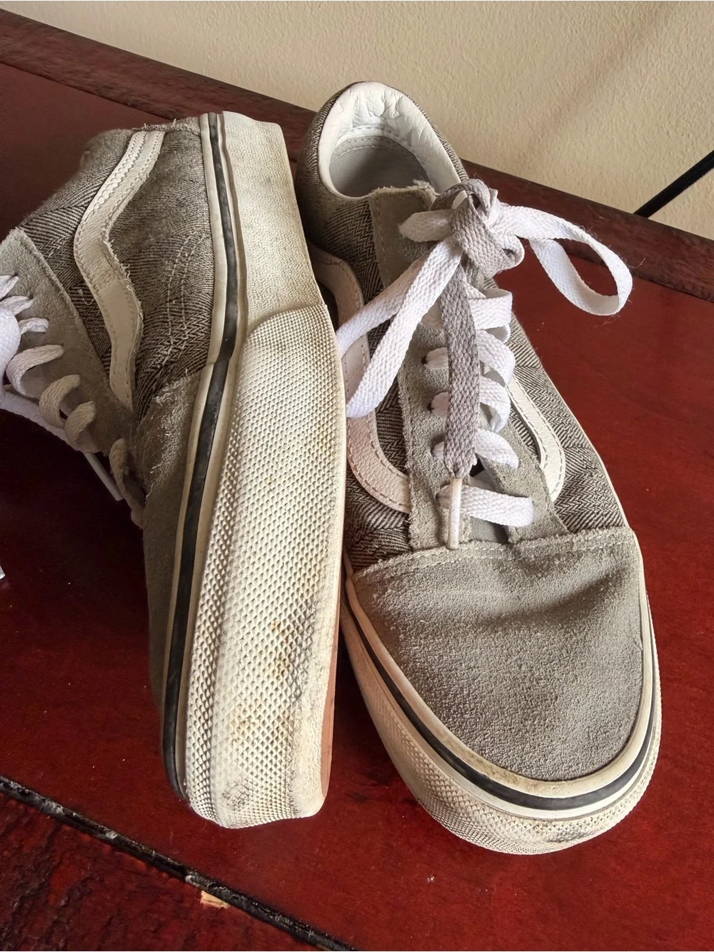 Vans Low-Top Sneakers in Gray and White
